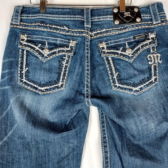 Miss Me Distressed Cropped Jeans Women’s 33 Medium Wash Denim Contrast Stitch - Picture 3 of 11